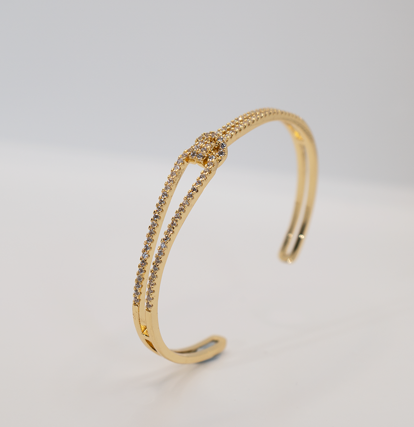 14k zircon knot bracelet