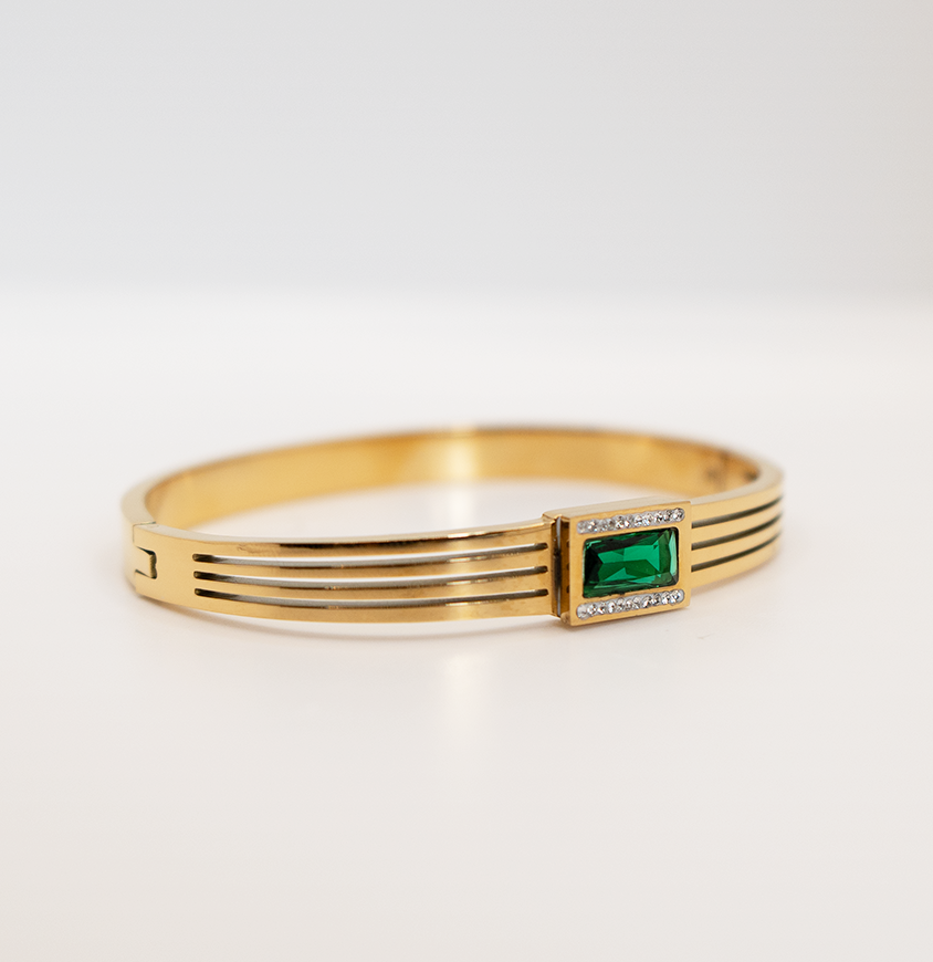 18K green stone cuff bracelet bangle