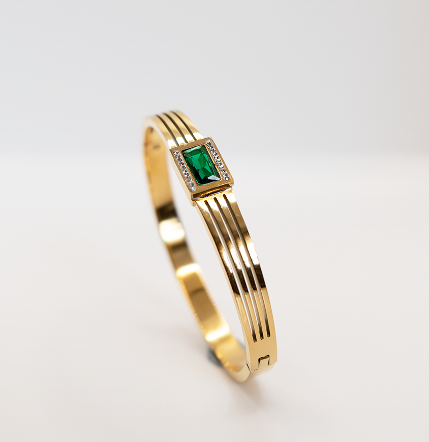 18K green stone cuff bracelet bangle